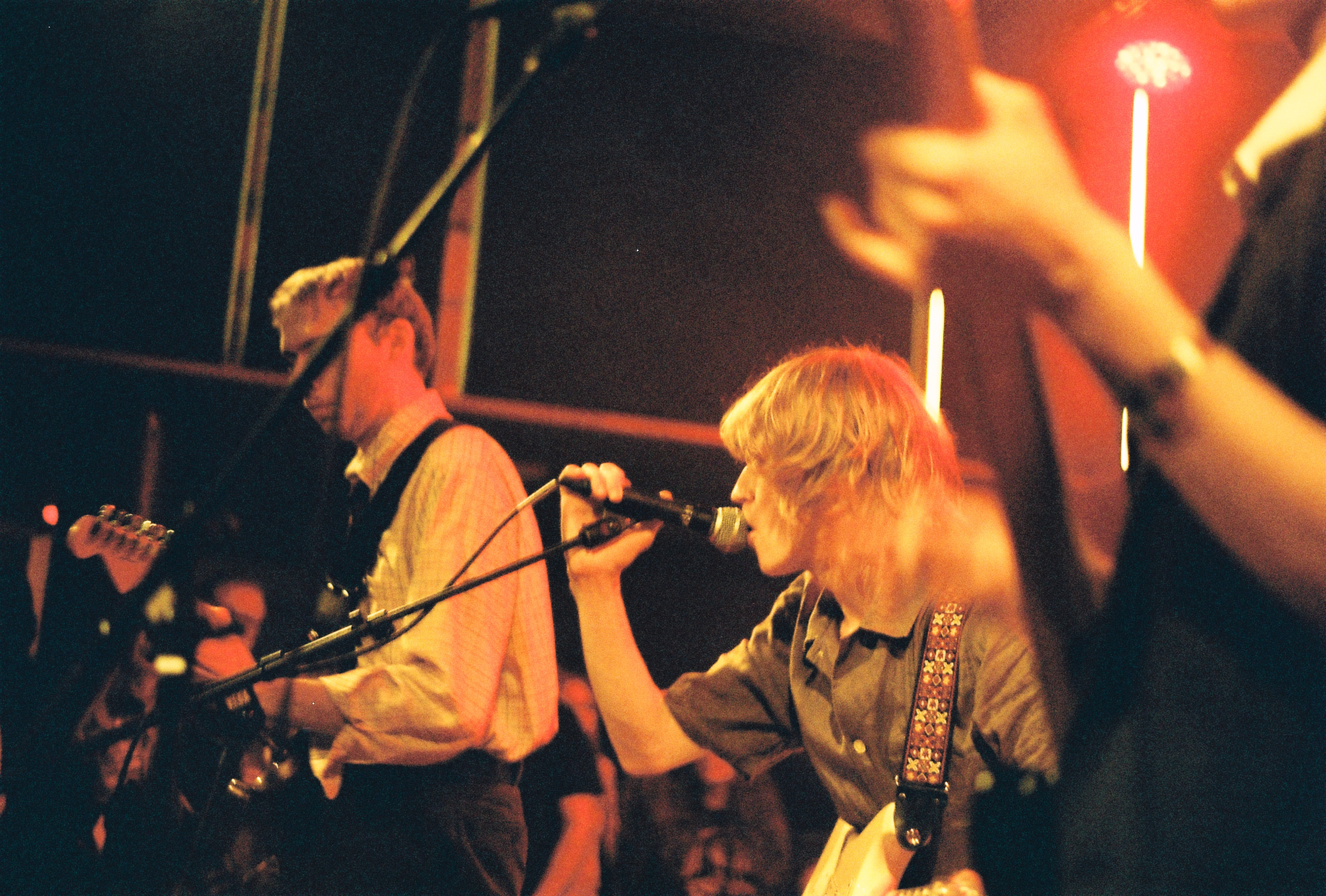 Daniel Skjalm lissner og Jakob Schoubye Poulsen på Elværket 